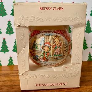 🎄2/20🎄 Vintage Hallmark Glass Ornament “Betsy Clark” 1981
